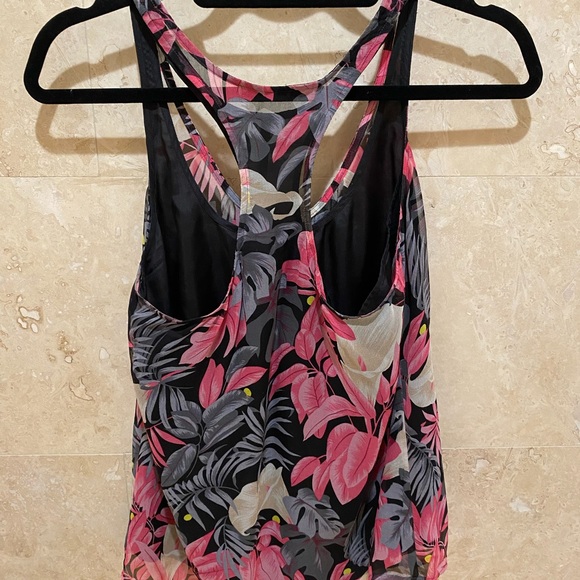 Cynthia Vincent Silk Tank - Picture 2 of 4